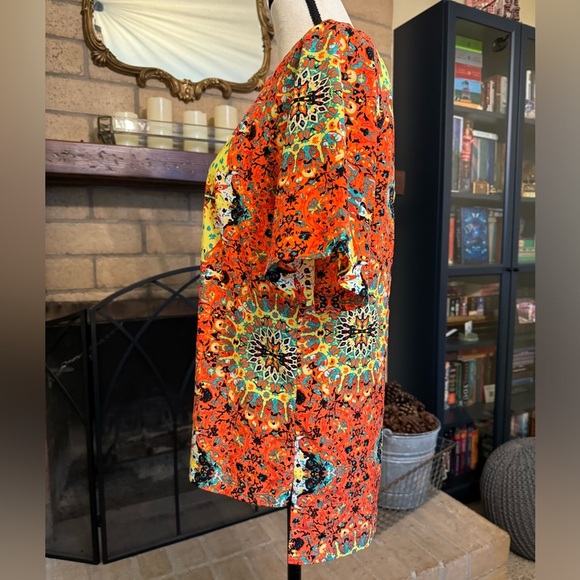 KUT From the Kloth Kaleidoscope Print High-Low Top - Small - Picture 2 of 10